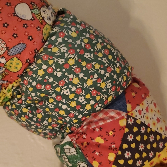 Patchwork flower theme fabric wreath 16" diameter - Picture 6 of 7